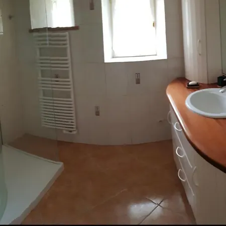 Independent In A Characterful Apartment Saint-Mars-d'Outille